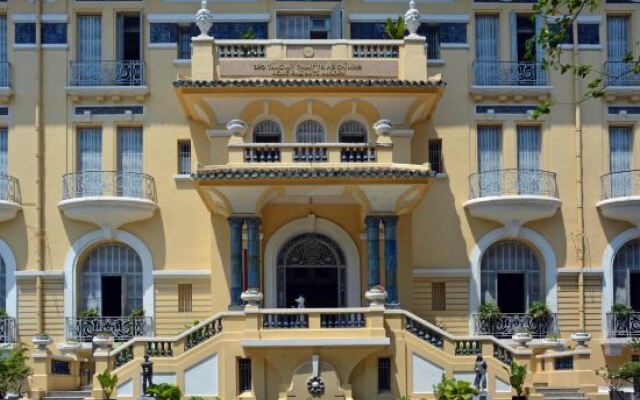 Saigon Crystal Hotel вид на фасад