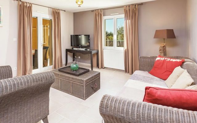 Luxury Villa in Cazals with Swimming Pool