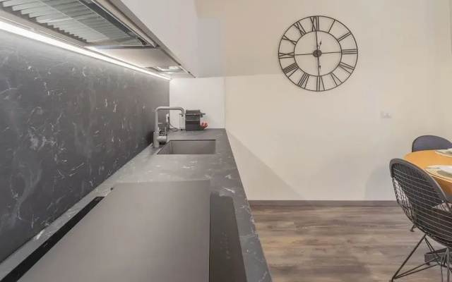 Modern & Stylish Apartment in Como City by Rent all Como