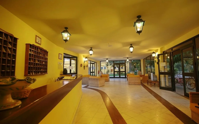 Marina Del Marchese Beach Resort