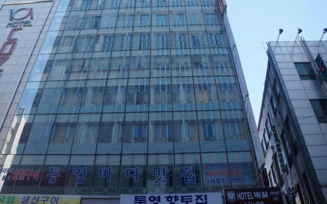 Hotel Myeongdong вид на фасад
