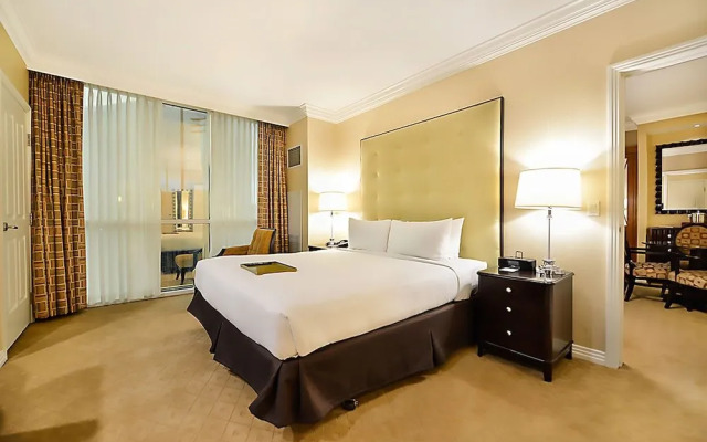 Signature Suites Collection