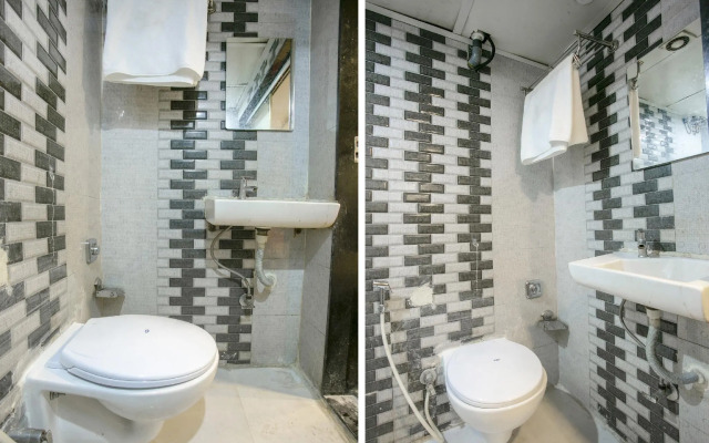 OYO 76149 Hotel Grand Inn