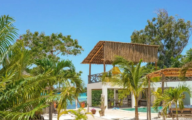 Merry Crab Cove - Après-Safari Beach Hotel