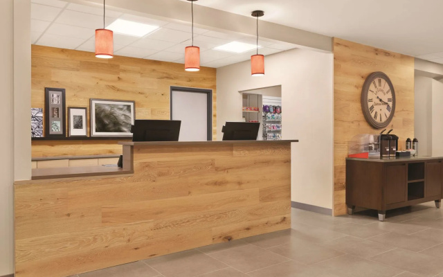Country Inn & Suites by Radisson, Belleville, ON