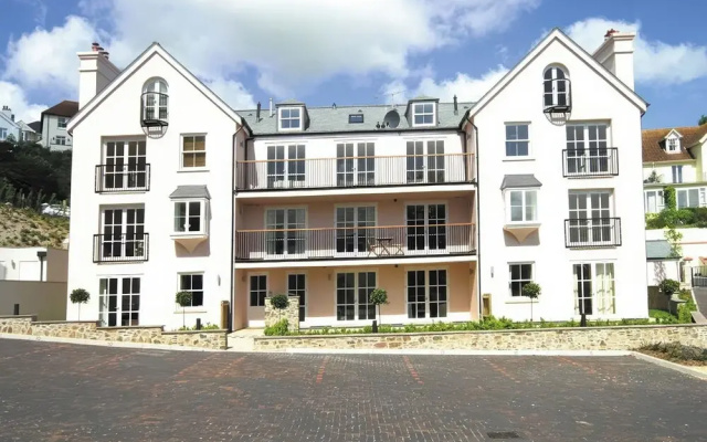 6 Combehaven