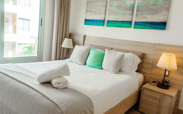 2 bed Penthouse Just Steps From the Beach