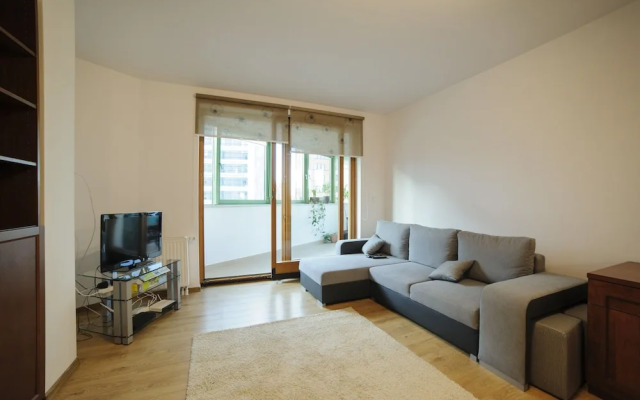 Warsaw Panorama Apartment