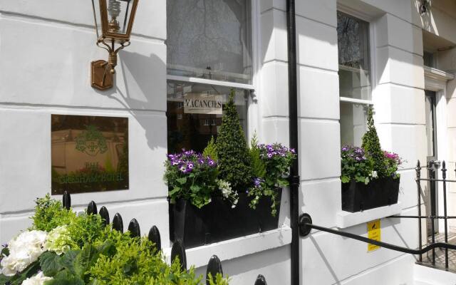 Gresham Hotel вид на фасад