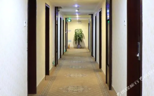 Sainan Hotel (Yangjiang Yueyun Bus Terminal)