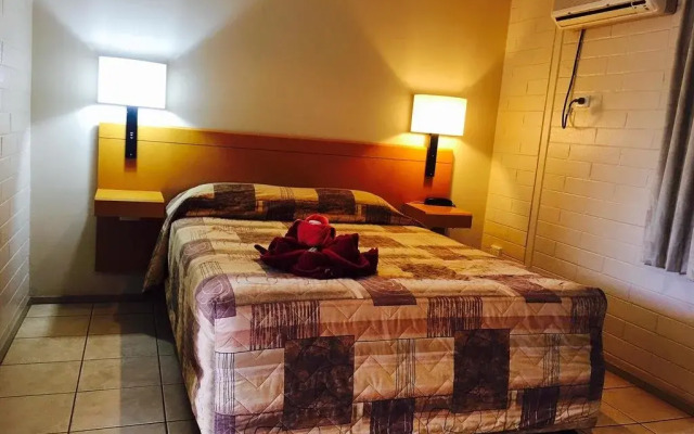 Tom Price Motel