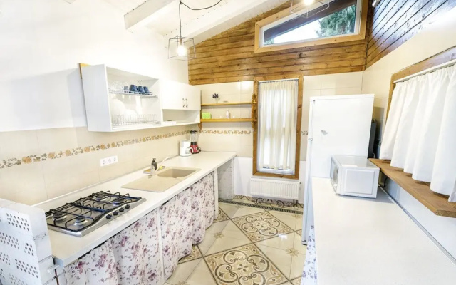 Tropica Home with Barbeque & Ciubar