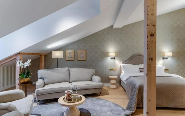 Hotel Unicus Palace Old Town - Destigo Hotels