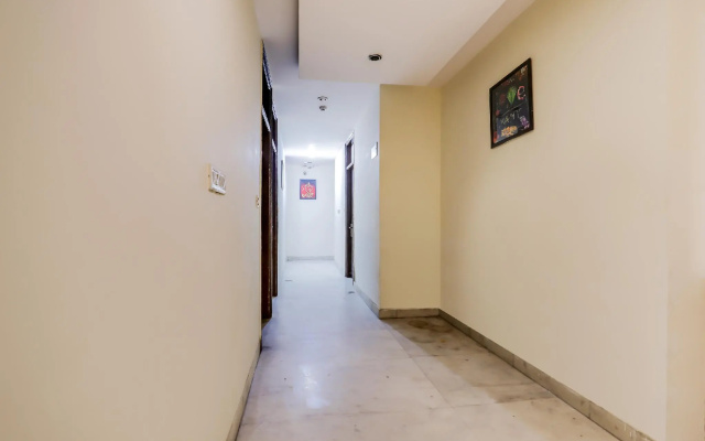 OYO 37142 Akshay Dx