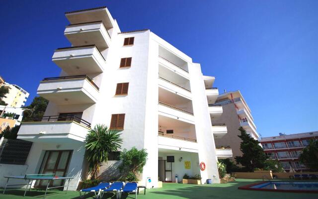 Отель Marina Palmanova Apartamentos вид на фасад