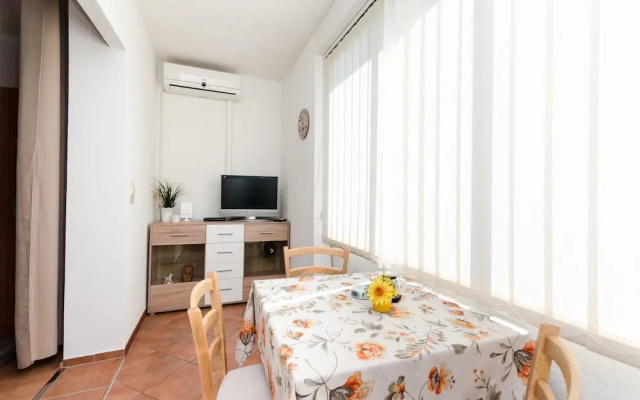 Apartments Near the sea Barbat
