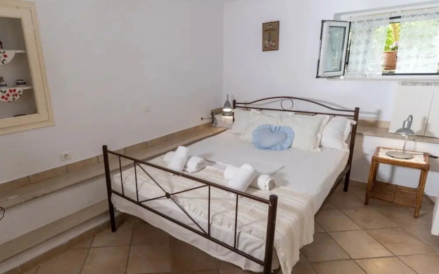 Peris Independent Stone Apartment for 3