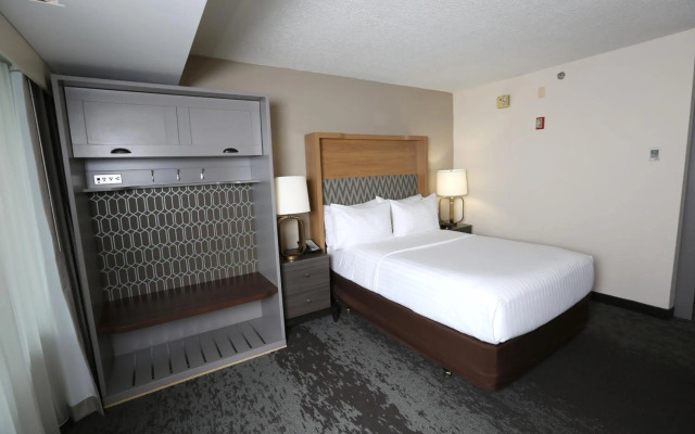 Holiday Inn & Suites Chicago North Shore (Skokie) by IHG