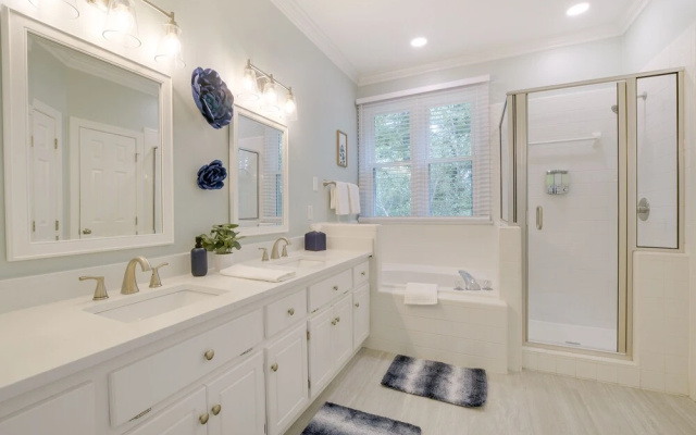 Lakefront Raleigh Retreat ~ 7 Mi to Downtown!
