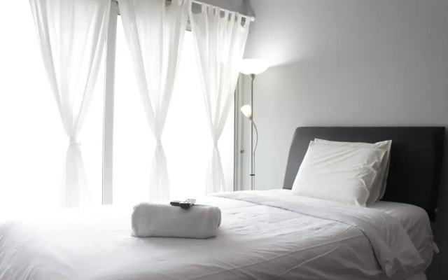 Trendy Studio Room at Galeri Ciumbuleuit 1 Apartment near UNPAR
