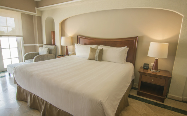 Villa Mercedes Merida, Curio Collection by Hilton