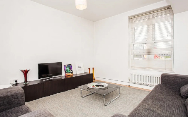 Riverside Cutty Sark 2 Bedroom Retreat