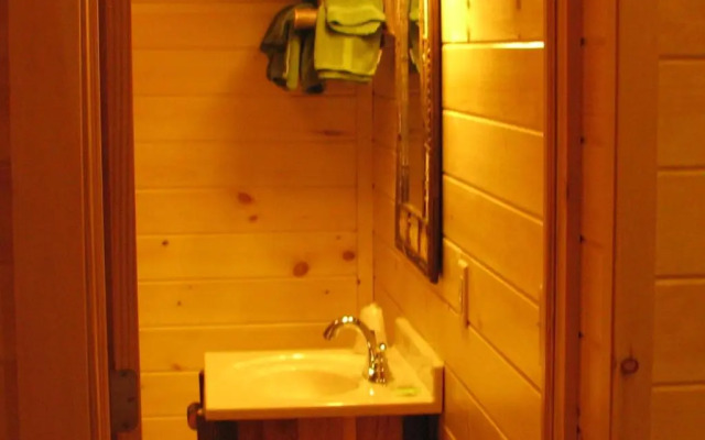 Pine Knoll Lodge and Cabins, Inc.