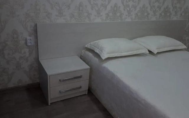 Apartment on Metallurgov 32