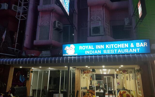 Отель Royal Inn Kitchen and Bar вид на фасад