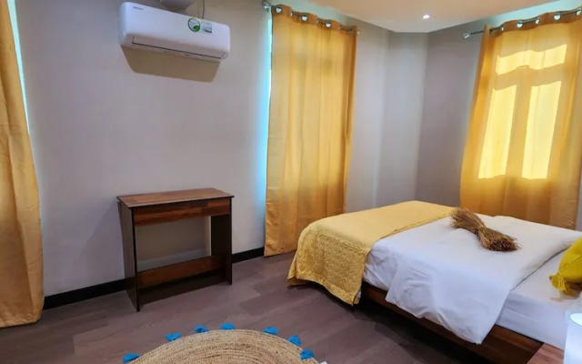Phoenix Beach Apartments sea view