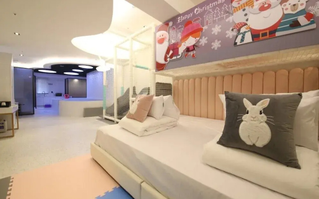 Almond Kids Hotel