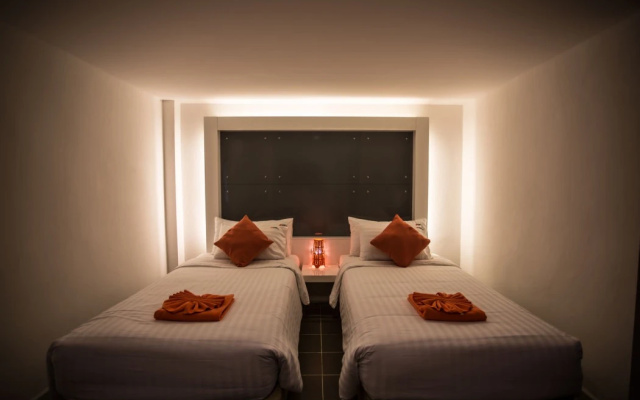 Original Orange Hotel