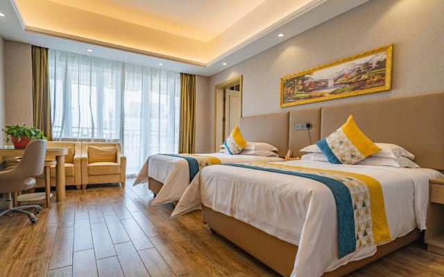 Vienna International Hotel (Sanya High-speed Railway Station)