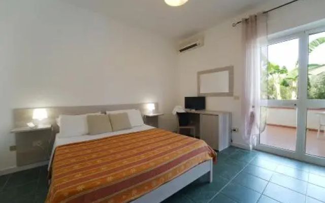 Europa Rooms And Restaurant