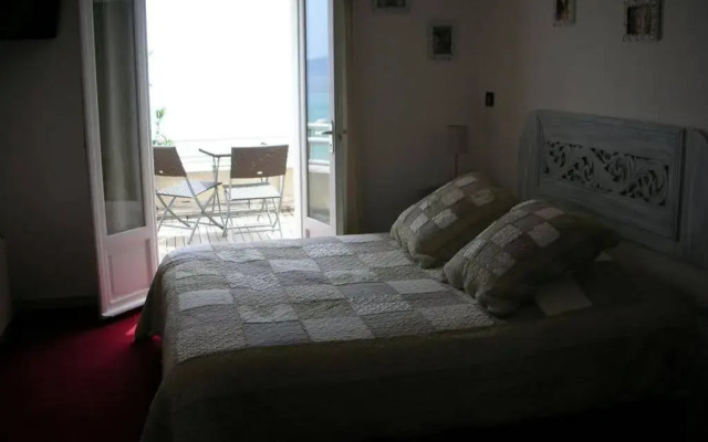 Le Marina B