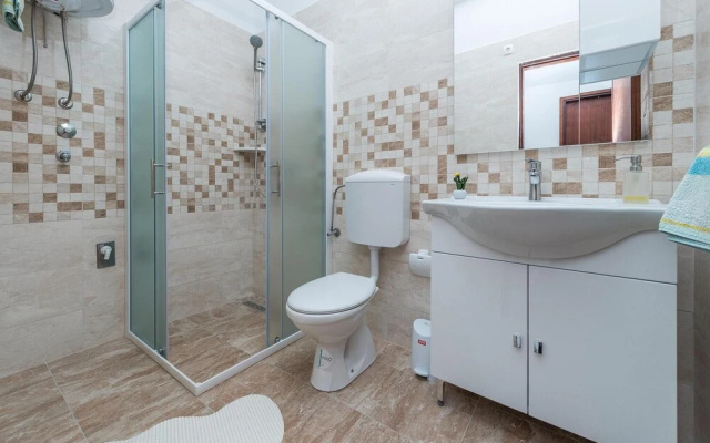 Awesome Home in Privlaka With Wifi and 4 Bedrooms