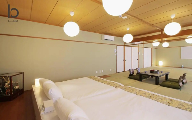 Large 2 bedroom apartment for 12people (301)
