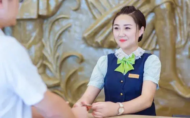 Vienna Hotel (Wuhu Gaoche Subway Station Store, Wuhan Changjiang New Area)