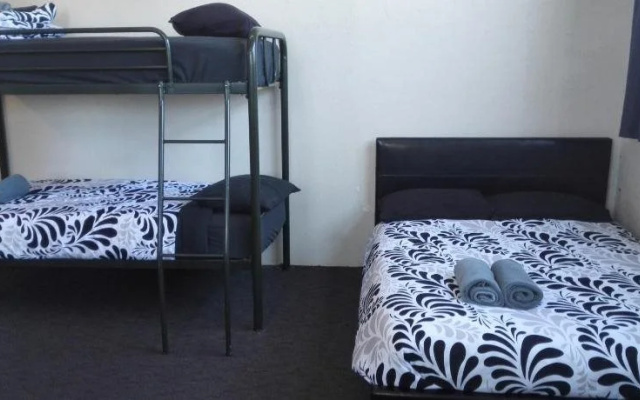 Mountain Jade Backpackers