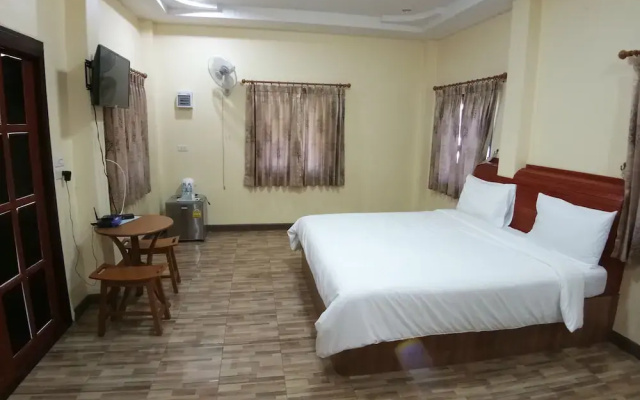 Baan Mek Lom
