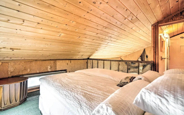 Serene Seldovia Cabin w/ Deck, Grill & Views!