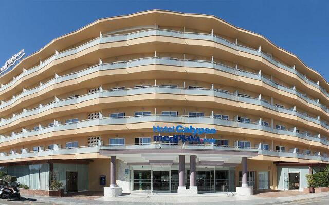 Отель Medplaya Hotel Calypso Испания, Салоу - отзывы, цены и фото номеров - забронировать отель Medplaya Hotel Calypso онлайн вид на фасад