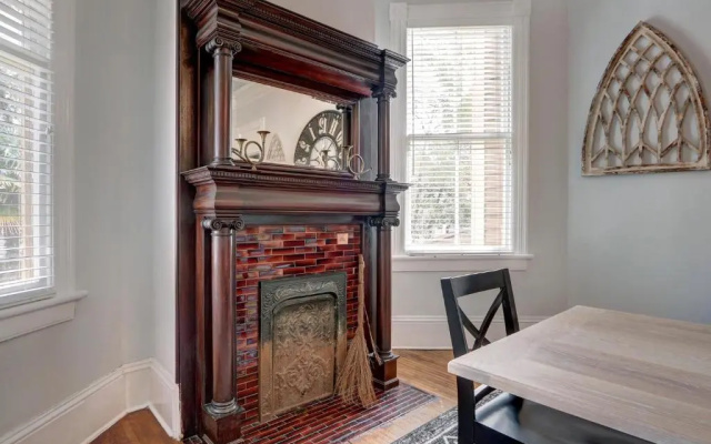 Parlor On Park