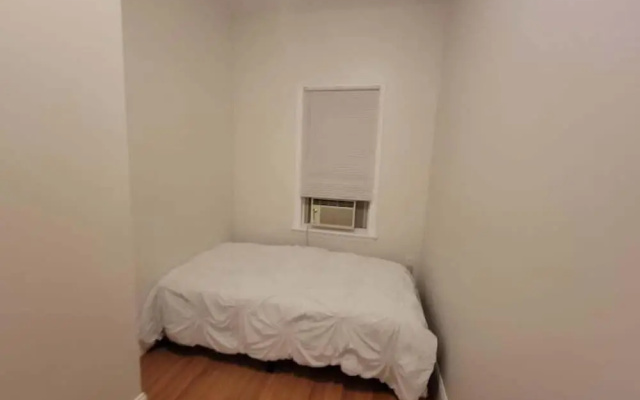 Bedrooms Near Fenway & Downtown Boston