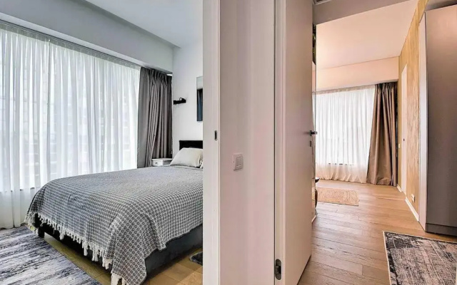 Lake Panorama Loft 5 star Location, Queen Bed, Views