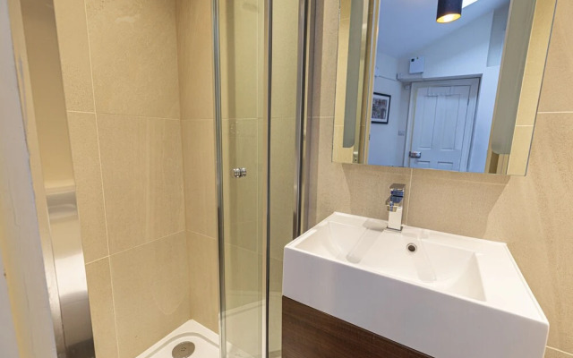 Altido Homely 2-Bed Flat W/ Private Courtyard In Bloomsbury