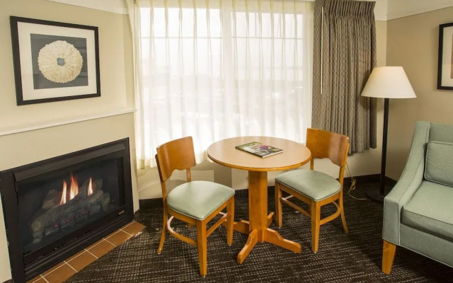 Looking Glass Inn
