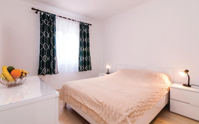 Amazing Apartment in Turanj With 3 Bedrooms