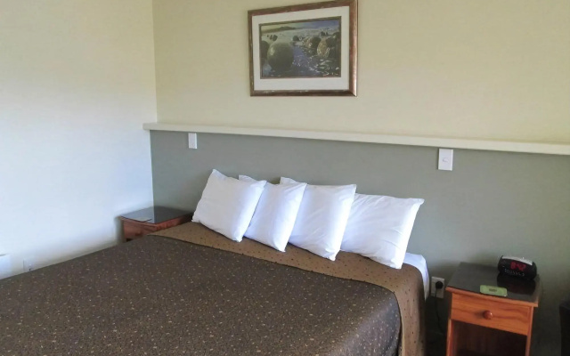 Shortland Court Motel