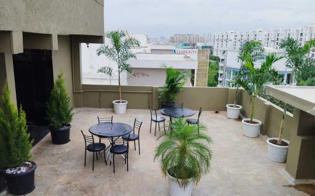 Super Collection O Rio Kondapur Near Rahavendra Colony